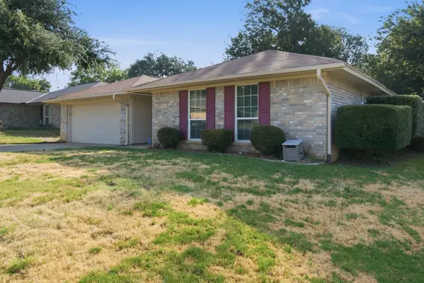 2502 Cranberry Lane, Euless, TX 76039