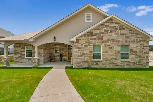 2007 Valencia Drive N, Kerrville, TX 78028