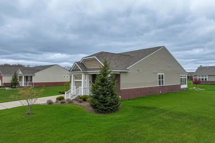 9357 Pebble Beach, Grand Blanc, MI 48439 - #3