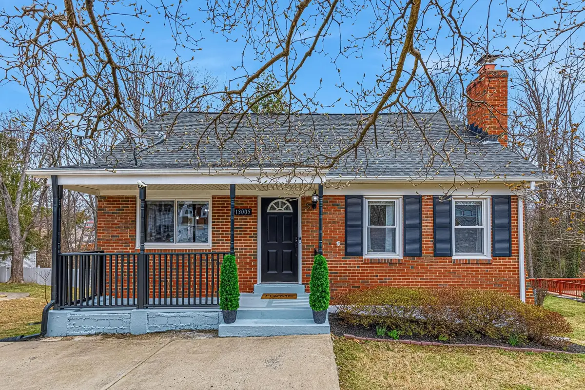 13005 Kingswell Dr, Woodbridge, VA 22193 - #1