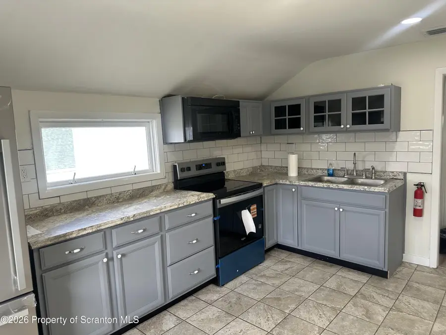 638 Pear Street unit: 2, Scranton, PA 18505 - Image #2