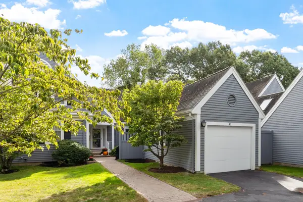 41 Mitchell Grant Way #41, Bedford, MA 01730