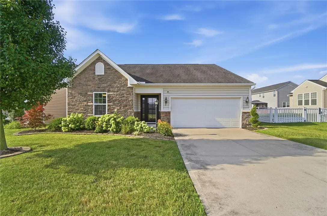 7101 Bluestream Drive, Tipp City, OH 45371 - #1