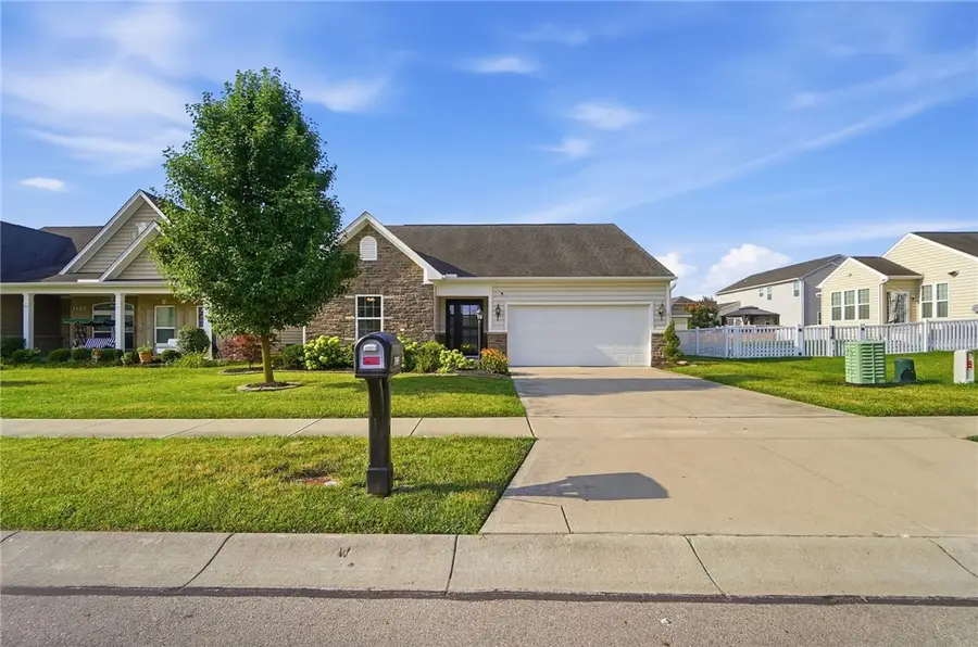 7101 Bluestream Drive, Tipp City, OH 45371 - #2