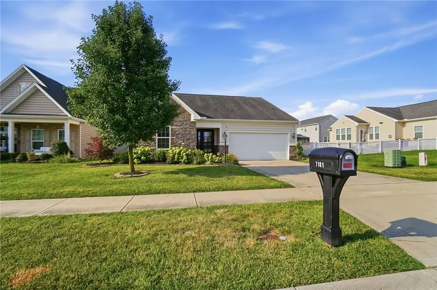 7101 Bluestream Drive, Tipp City, OH 45371 - #3