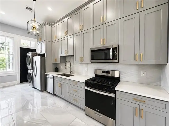 2403 CARONDELET Street unit: D, New Orleans, LA 70130 - #3