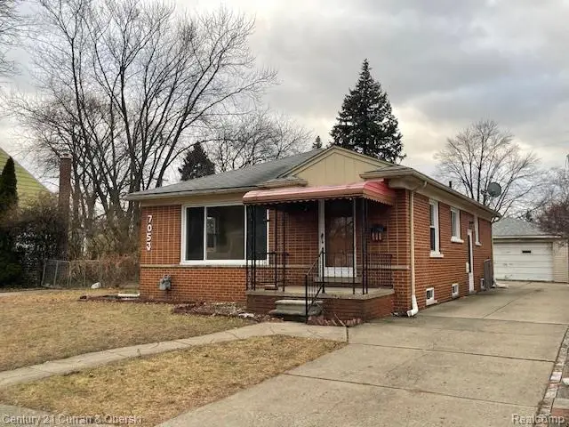 7053 Robindale Avenue, Dearborn Heights, MI 48127 - #2