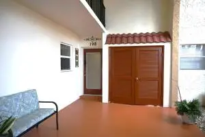 198 Lake Evelyn Drive, West Palm Beach, FL 33411