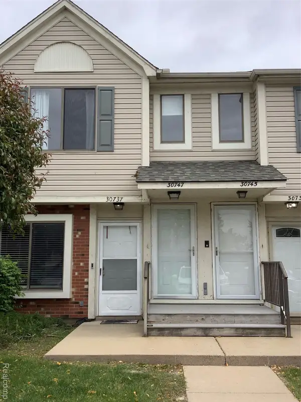 30747 Hidden Pines Lane, Roseville, MI 48066