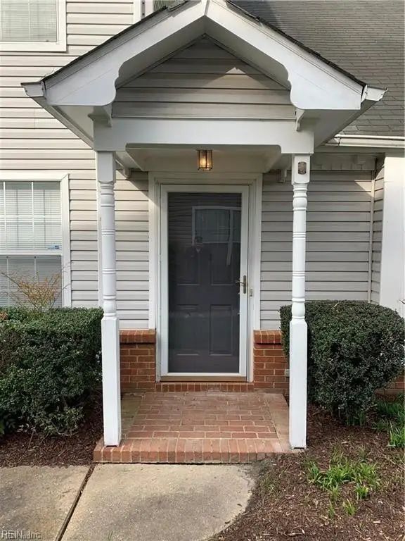 841 Shoal Creek Trail, Chesapeake, VA 23320