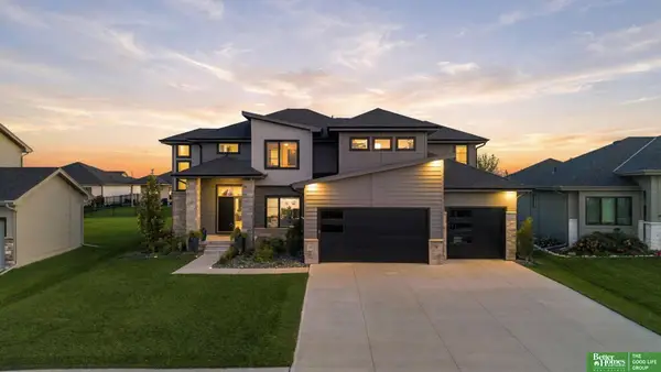 20817 Hartman Avenue, Elkhorn, NE 68022