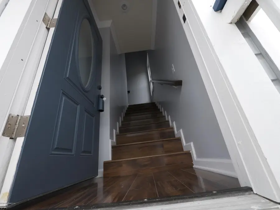 211 E 4th Street, Jacksonville, FL 32206 - #2