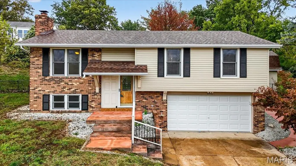 2711 Windford Court, Oakville, MO 63129 - Image #1