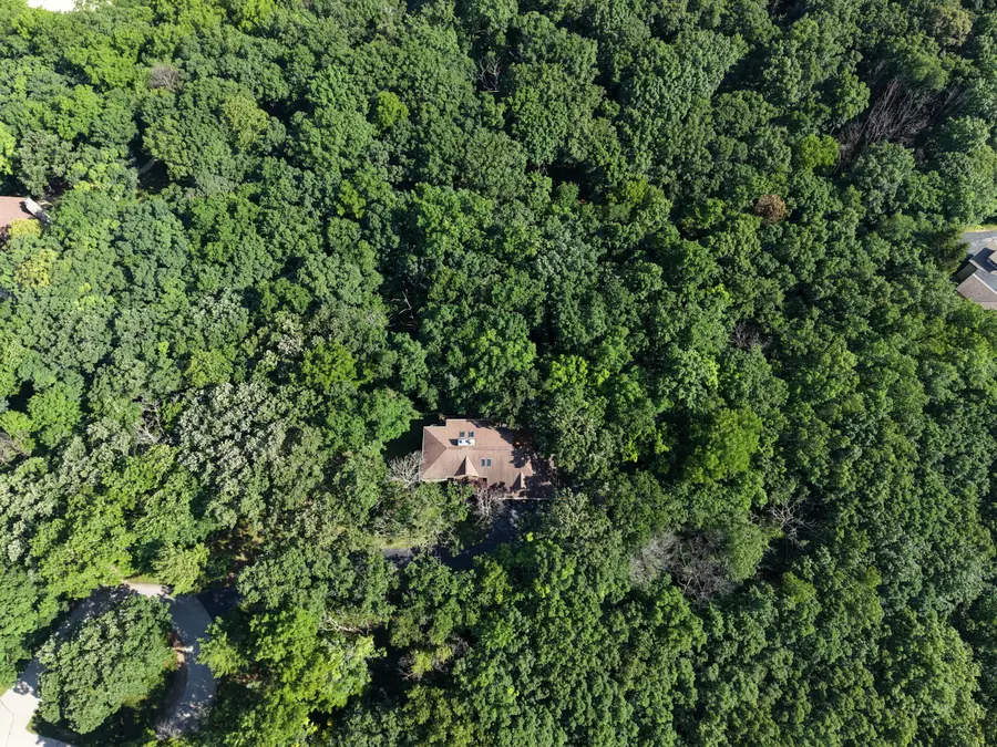 S1W31450 Hickory Hollow Ct, Delafield, WI 53018 - #3