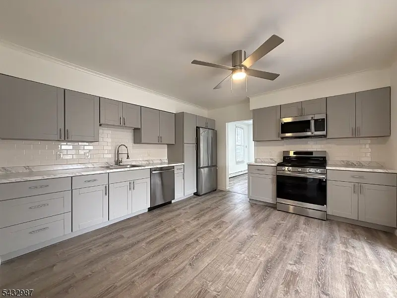 189 William St, Belleville, NJ 07109-2424 - #3