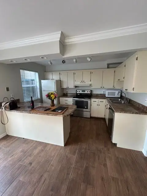 912 Sandtree Drive W #912, Palm Beach Gardens, FL 33403 - Image #2