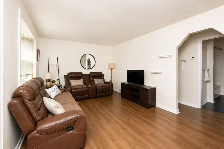1813 Freeport Rd, Natrona Heights, PA 15065 - #2