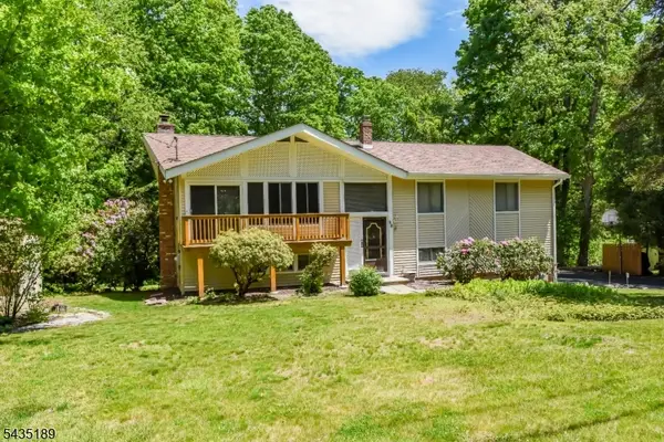 98 Gould Road, West Milford, NJ 07435