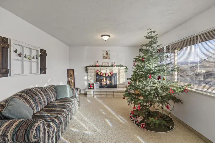 376 W 200 N, Aurora, UT 84620 - #3