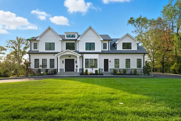 19 Hearthstone Terrace, Livingston, NJ 07039