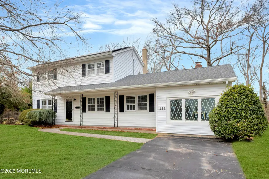 429 Lake Avenue, Oakhurst, NJ 07755 - #2