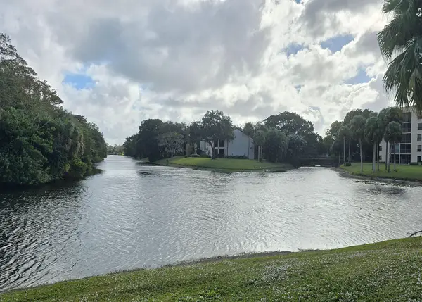 3000 NW 42nd Avenue #B302, Coconut Creek, FL 33063