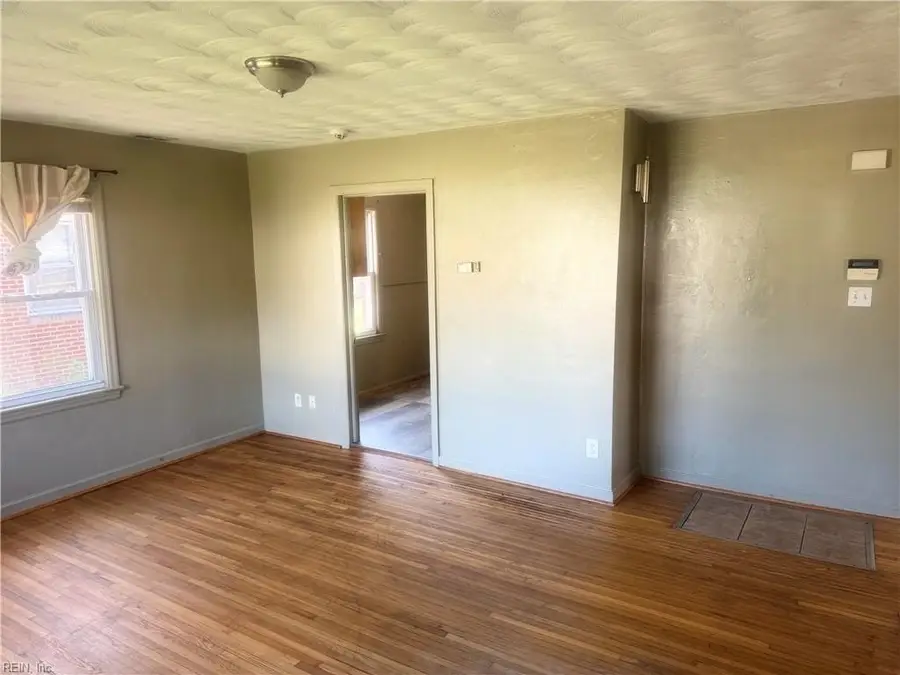 635 Newport News Avenue, Hampton, VA 23669 - #3