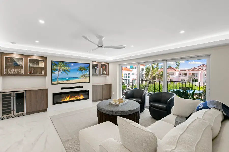 3951 Gulf Shore Boulevard N #205, Naples, FL 34103 - Image #2