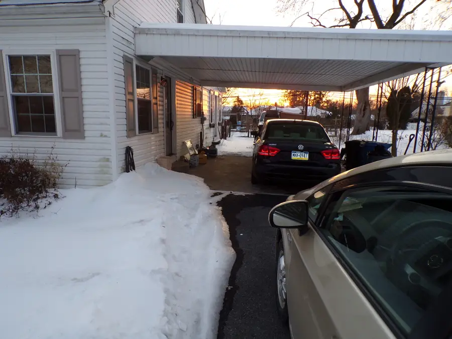 3316 Stoudts Ferry Bridge Rd, Reading, PA 19605 - #2