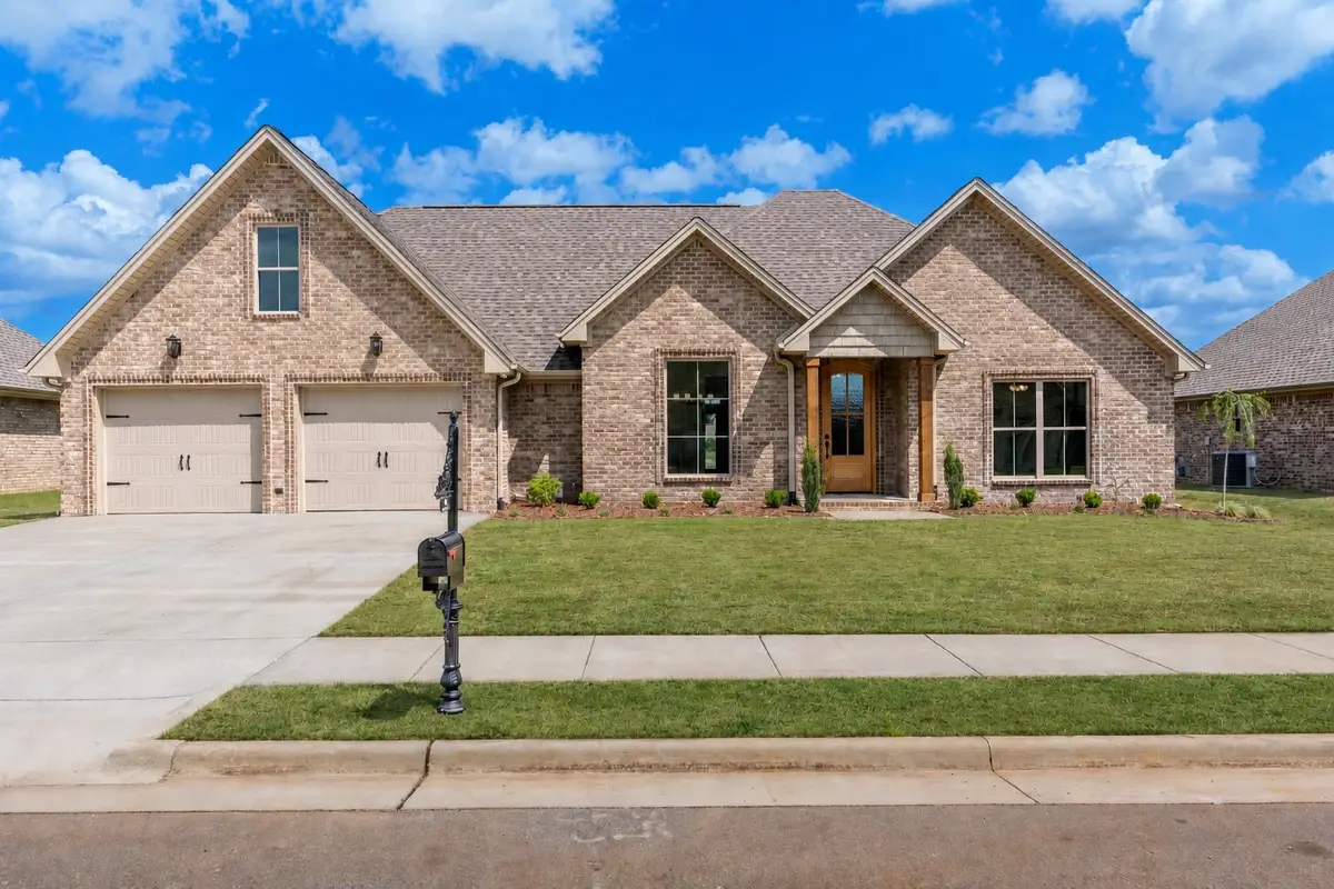 106 Scarlette Ln, Muscle Shoals, AL 35661 - #1