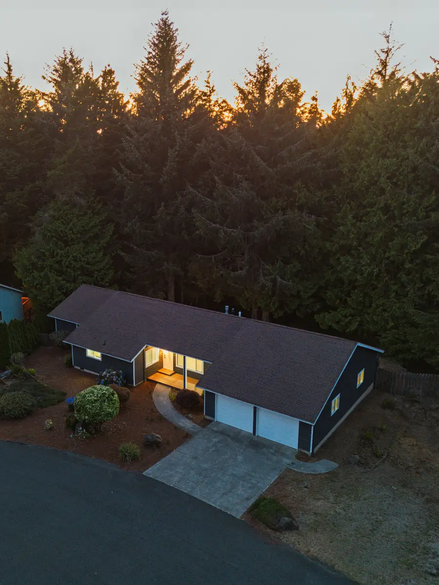 60 Seagrove Pl, Lincoln Beach, OR 97367 - Image #2