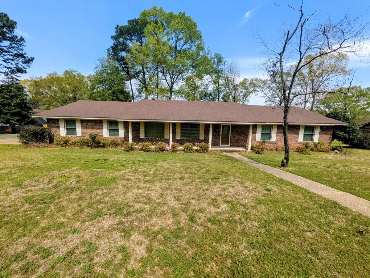 1098 Quapaw, Camden, AR 71701 - #1