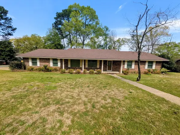 1098 Quapaw, Camden, AR 71701