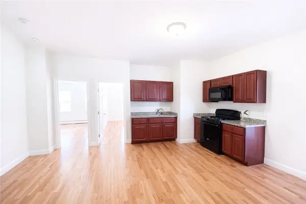 215 State Street #B, Bristol, RI 02809