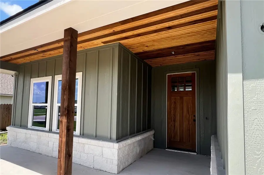 125 Turnrow Cove, Snook, TX 77878 - Image #2