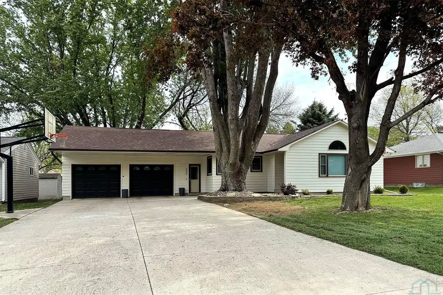 205 Pine Street, Hospers, IA 51238 - #2