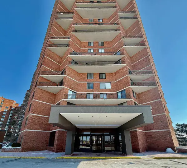 525 HARMON COVE TOWER #525, Secaucus, NJ 07094