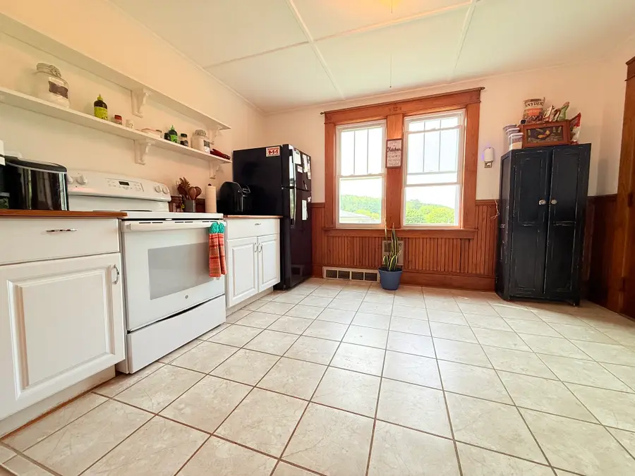 27 Columbus Circle, Newport, NH 03773 - #2