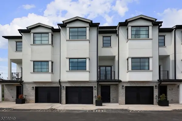 2 Harbor Front Plz, Elizabeth City, NJ 07206