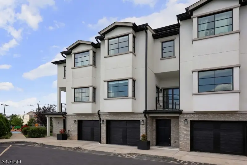 2 Harbor Front Plz, Elizabethport, NJ 07206 - Image #2