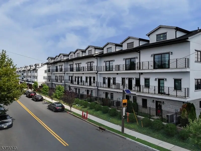 2 Harbor Front Plz, Elizabethport, NJ 07206 - Image #3