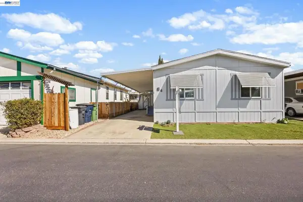 812 W Clover Rd #SPC 64, Tracy, CA 95376