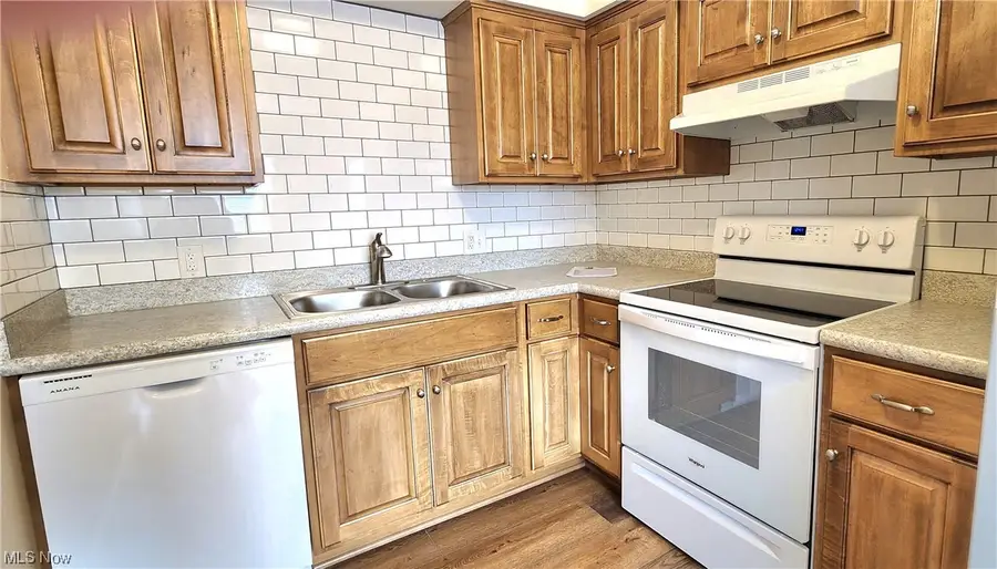 2378 Ashdale Street NW, North Canton, OH 44720 - #2