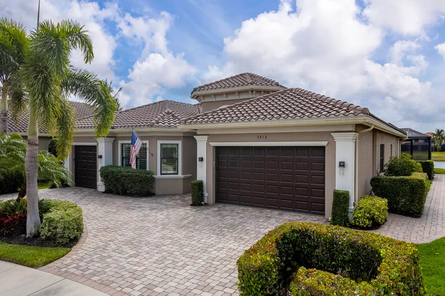 3910 Glacier Court, Naples, FL 34119 - Image #2