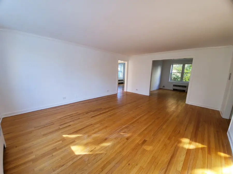2954 W Arthur Avenue , 3W, Chicago, IL 60645 - Image #2