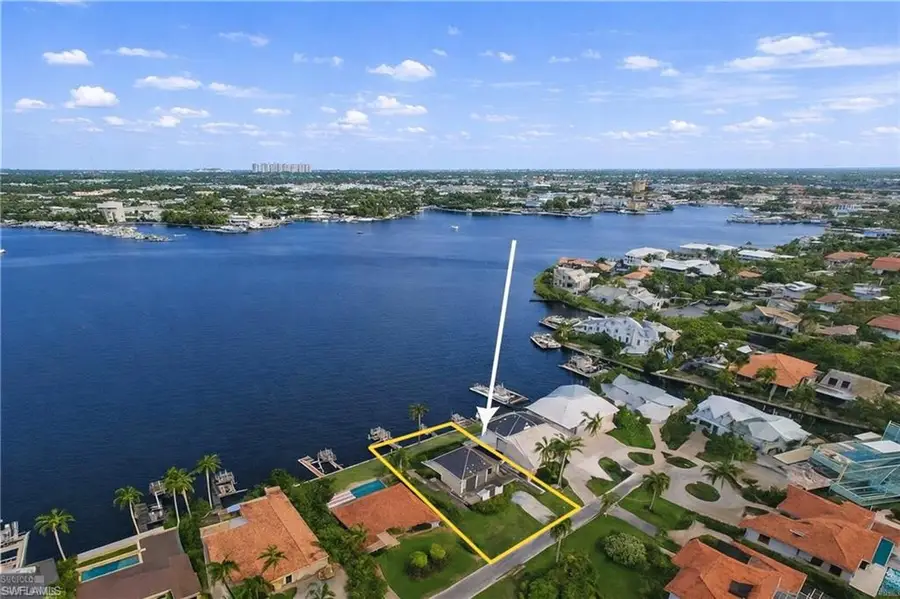 1535 Dolphin Lane, Naples, FL 34102 - #2