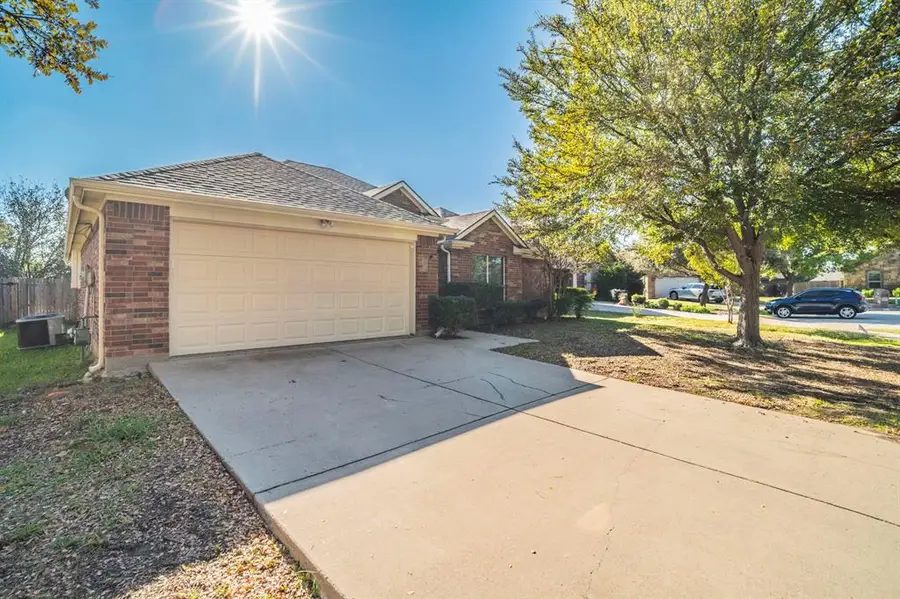 513 Greenvale Court, Saginaw, TX 76179 - Image #3