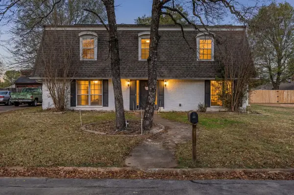 3935 Dawn Dr, Paris, TX 75462