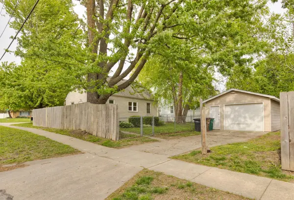 1832 Vine Street, West Des Moines, IA 50265