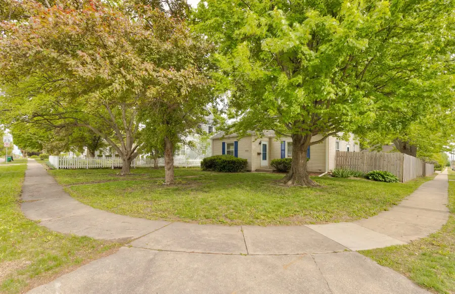 1832 Vine Street, West Des Moines, IA 50265 - #2